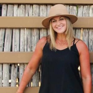 Meet your Posher, Jennifer